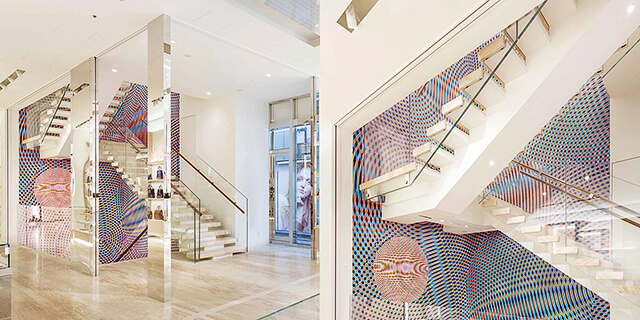 Habillage en marbre de l’escalier qui dessert 3 niveaux